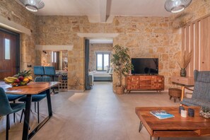 Living area - Cavos Luxury Apartments (Kissamos)