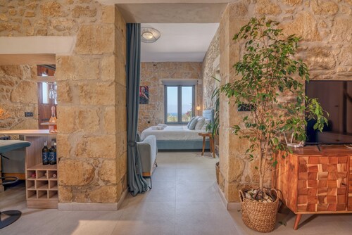 Cavos Luxury Apartments