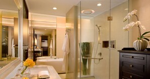 Suite de lujo, vistas al campo de golf | Baño