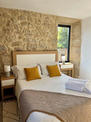2 bedrooms, iron/ironing board, WiFi, bed sheets - Rural house Reibón (Meira-Moaña)