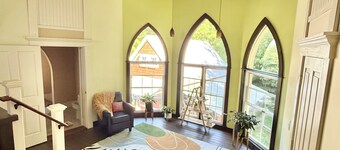 Unique loft space 500 ft from Salmon River!