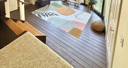 Unique loft space 500 ft from Salmon River!