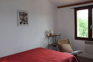 Room - Esperança, bed and breakfast with natural pool, summer kitchen and library (Molières-Cavaillac)