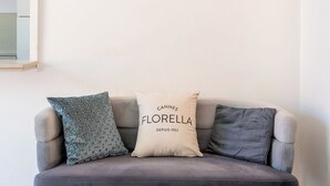 Living area - Le Charme de Lycklama avec 2 balcons (Cannes)