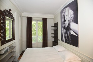 1 bedroom, iron/ironing board, WiFi, bed sheets - Lyon 1 Opera district: T2 apartment with great view (Lyon)