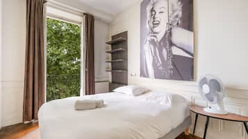 1 habitación, tabla de planchar con plancha, wifi y ropa de cama