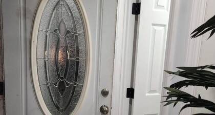 Cozy Hotel Like Room in Avenel with Private bathroom and Laundry.