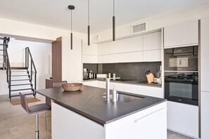 Private kitchen - CIBOURE PROCHE GOLF NIVELLE, VILLA  8 Couchages - PISCINE (CIBOURE)