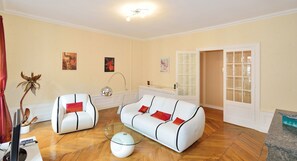 Living area - Lyon 2 presqu'ile: 2-bdr spacious apartment (Lyon)