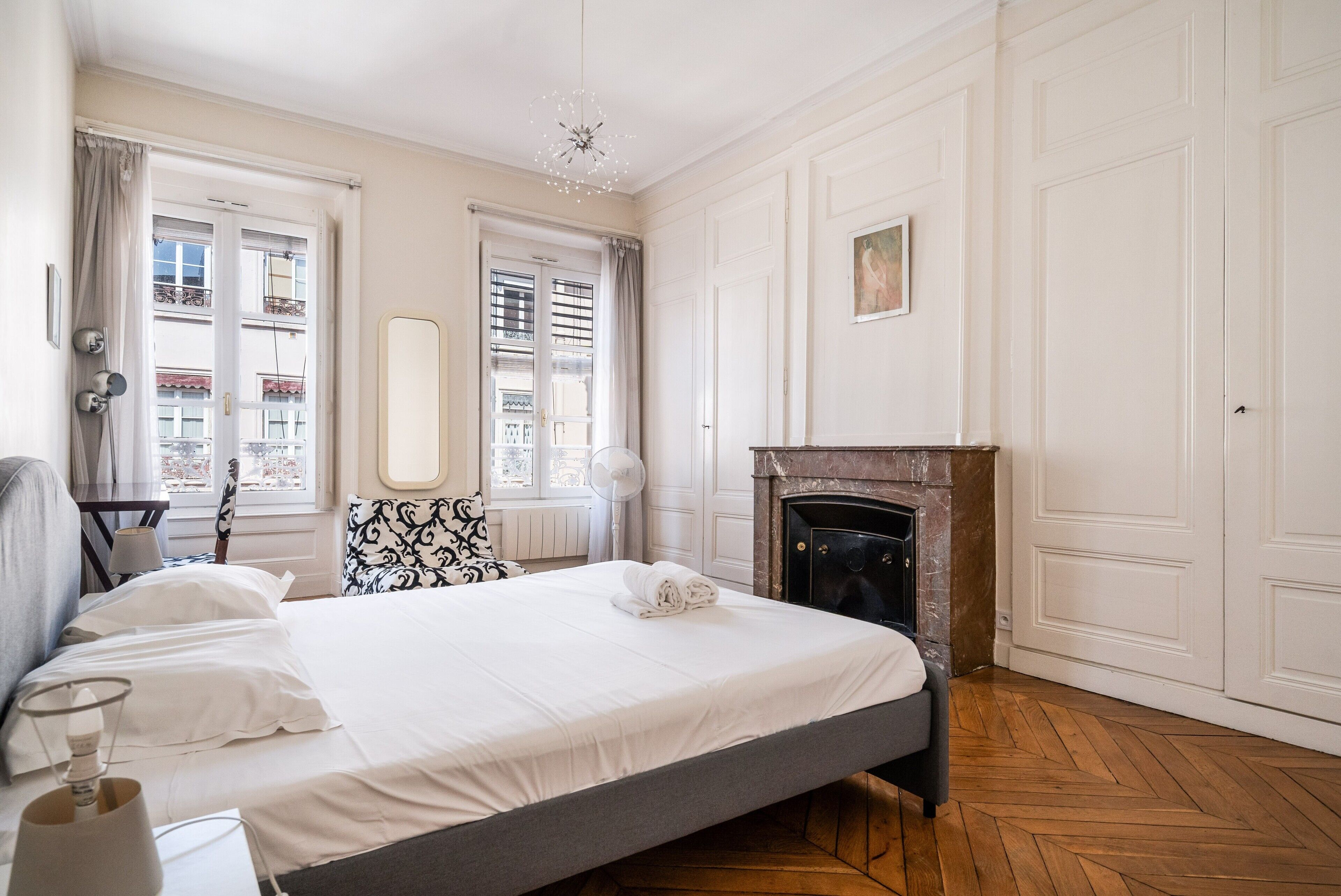 2 bedrooms, iron/ironing board, WiFi, bed sheets