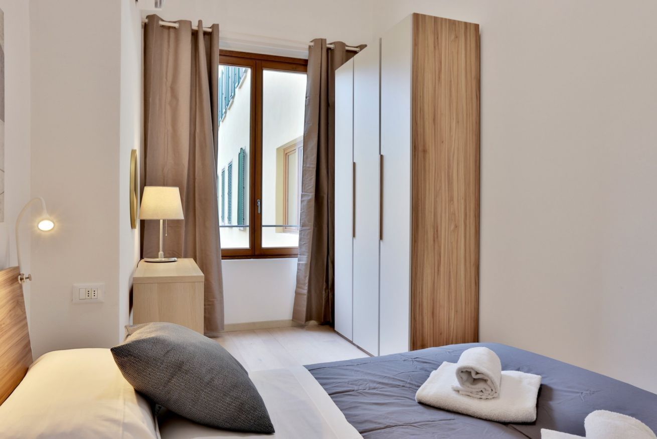 2 chambres, fer et planche à repasser