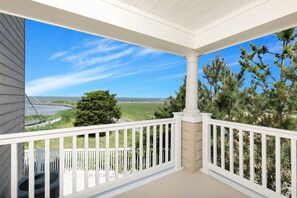 Property grounds - Harvey Cedars Bayfront with Private Bay Beach (Harvey Cedars)