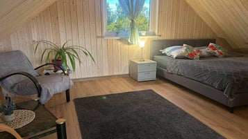 3 habitaciones, cuna de viaje, wifi gratis y ropa de cama