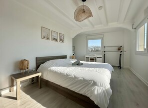 2 chambres, bureau, lit parapluie, Wi-Fi gratuit