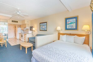 Room - Oceanfront Escape Near the SkyWheel Yachtsman 204 (Myrtle Beach)