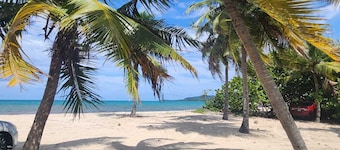 Apt. Family house, beach and mountain view, 2 Bedrooms, 1 Bathroom, Rooftop, AC, BBQ, WiFi