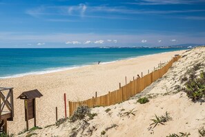 Beach - 2 Bedroom Maresia Apartment in Quinta do Lag (Almancil)