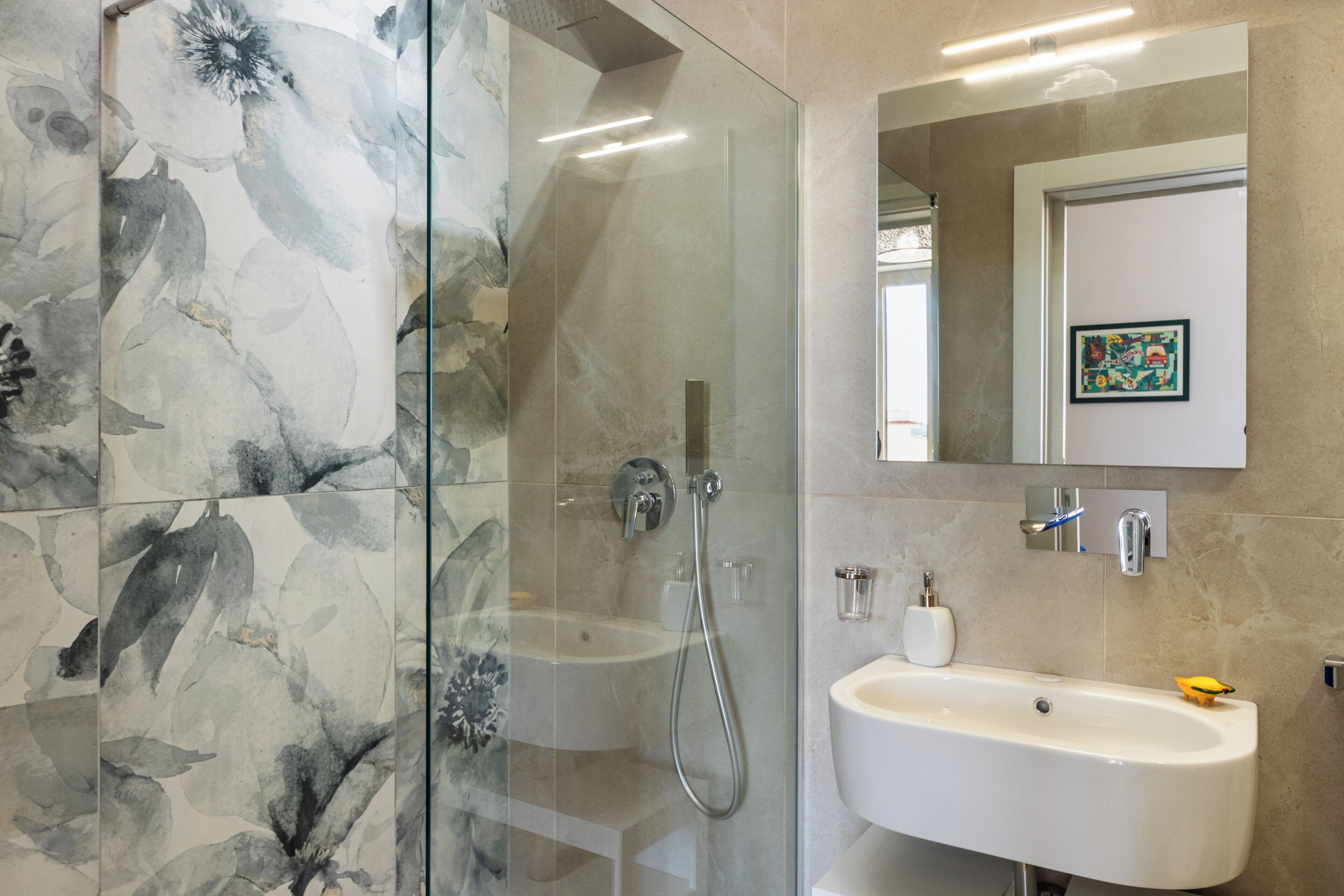 Dusche, Haartrockner, Bidet, Handtücher