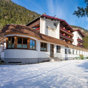 Kamer, 1 twee- of 2 eenpersoonsbedden, balkon, uitzicht op bergen | Exterieur