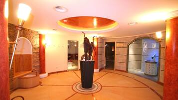 Quarto casal ou duplo, sacada, vista para a montanha | Spa