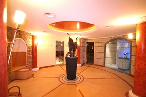 Kamer, 1 twee- of 2 eenpersoonsbedden, balkon, uitzicht op bergen | Spa