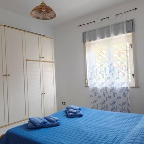 2 dormitorios, tabla de planchar con plancha, wifi y ropa de cama