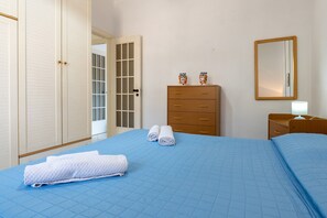 2 chambres, fer et planche Ă repasser, Wi-Fi, literie fournie