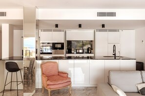 TV - Holiday Home 'Villa Ichtys in Cala Moragues' with Sea View, Wi-Fi and Air Conditioning (Andratx)
