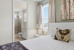 8 bedrooms, desk, iron/ironing board, travel cot - Chic 8BR All Suites with Pool and Game Room (Kissimmee)