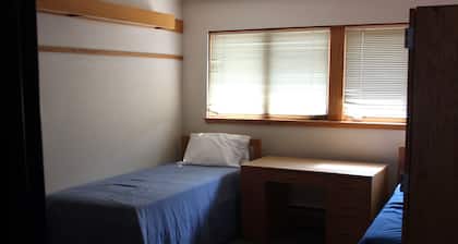 Efficiency Apartment! 40 mins from Theodore Roosevelt Presidential Library!