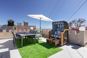 Outdoor dining - Vacation Home 'Casa Dell Anna' with Sea View, Wi-Fi and Air Conditioning (Icod de los Vinos)