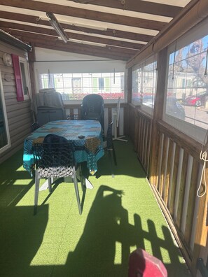 Dining - Mobil-home 6 pers - 3 bedrooms - Camping 4⭐ Les Salins de la Gardiole (Vic-la-Gardiole)