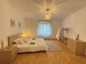 2 bedrooms, iron/ironing board, WiFi, bed sheets