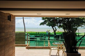 Khu ẩm thực ngoài trời