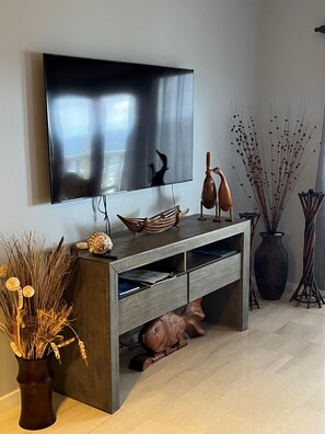 Interior - Spectacular ocean, and mountain  views,  from this 1 Bedroom Penthouse Apartment (Dawn Beach)