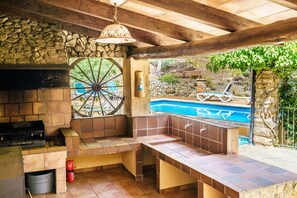 Terrace/patio - Holiday Home 'Can Miquel De Sa Teia' with Mountain View, Private Pool and Wi-Fi (Illes Balears)