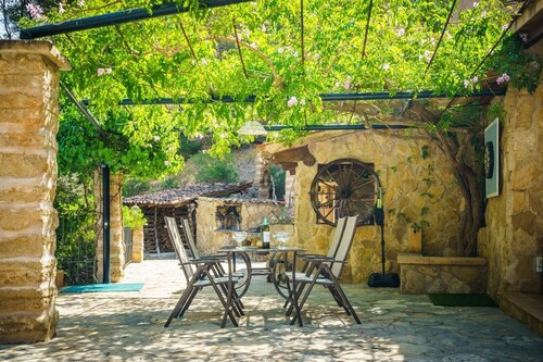 Holiday Home 'Can Miquel De Sa Teia' with Mountain View, Private Pool and Wi-Fi