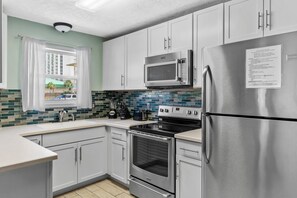 Private kitchen - 🌴Private Beach Path | Pool | St. Martin Beachwalk Villas 313☀️ (Destin)