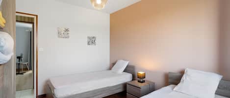 3 Schlafzimmer, Bügeleisen/Bügelbrett, WLAN, Bettwäsche