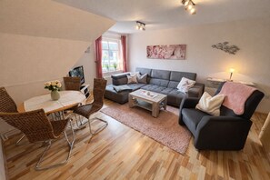 Living area - Close to the beach, vacation home Ilse Hans, apartment 1 (Wangerland)