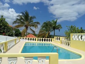 Pool - 1 Bedroom Suite (with Pool view &Private Balcony) (Runaway Bay)