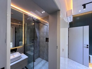 Bathroom - Blackwood Hotels (Lagos)
