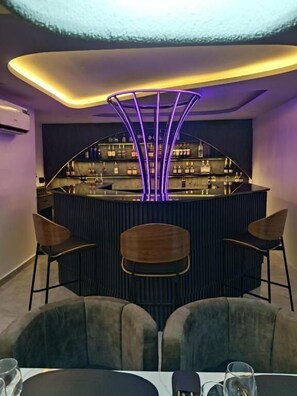 Bar (en el alojamiento)