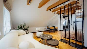 Studio Suite | Free WiFi