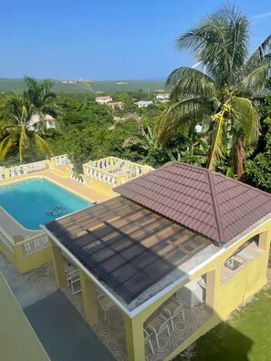 Pool - Kingsbird By The Sea- Cozy 1 Bedroom (Runaway Bay)
