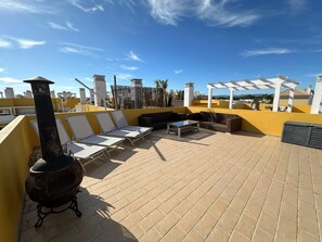 Terrace/patio - 2 bedroom 2 bathroom Penthouse - Large Roof Solarium - Communal Pool and Gardens (Conceicao de Tavira)