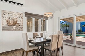 Dining - Exquisite Villa ~ 3 mins to beach w/ pool (Noord)