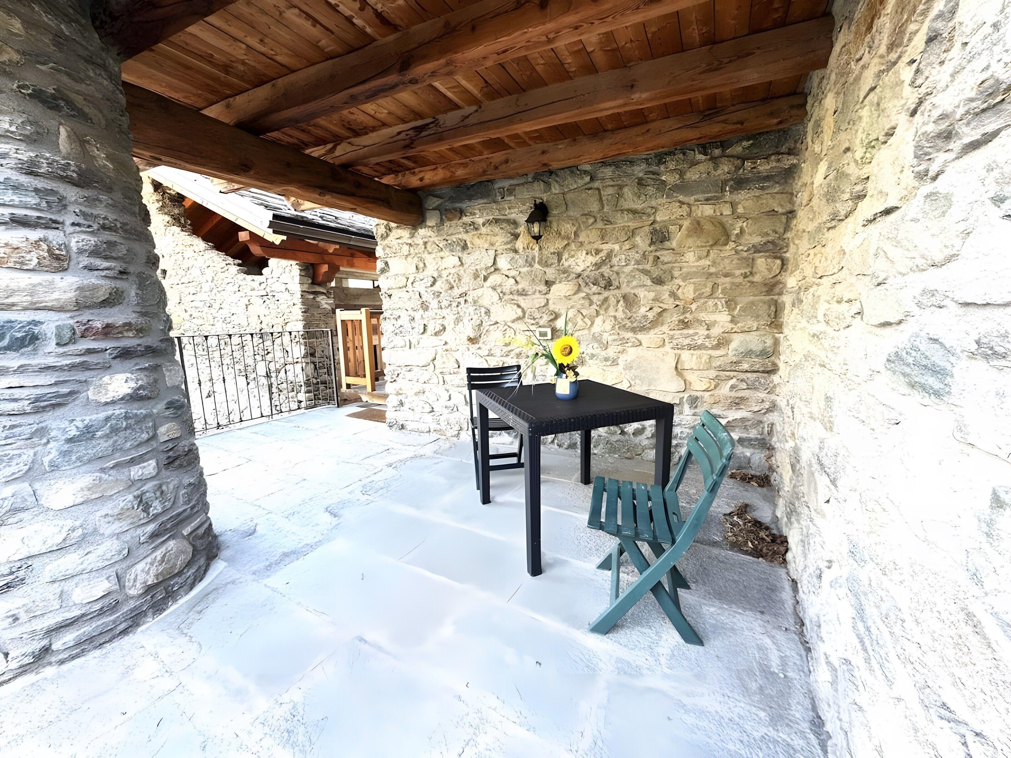 屋外ダイニングエリア