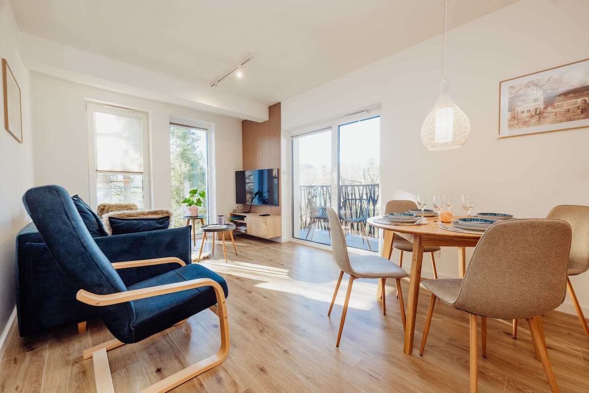 Apartment | Essbereich im Zimmer