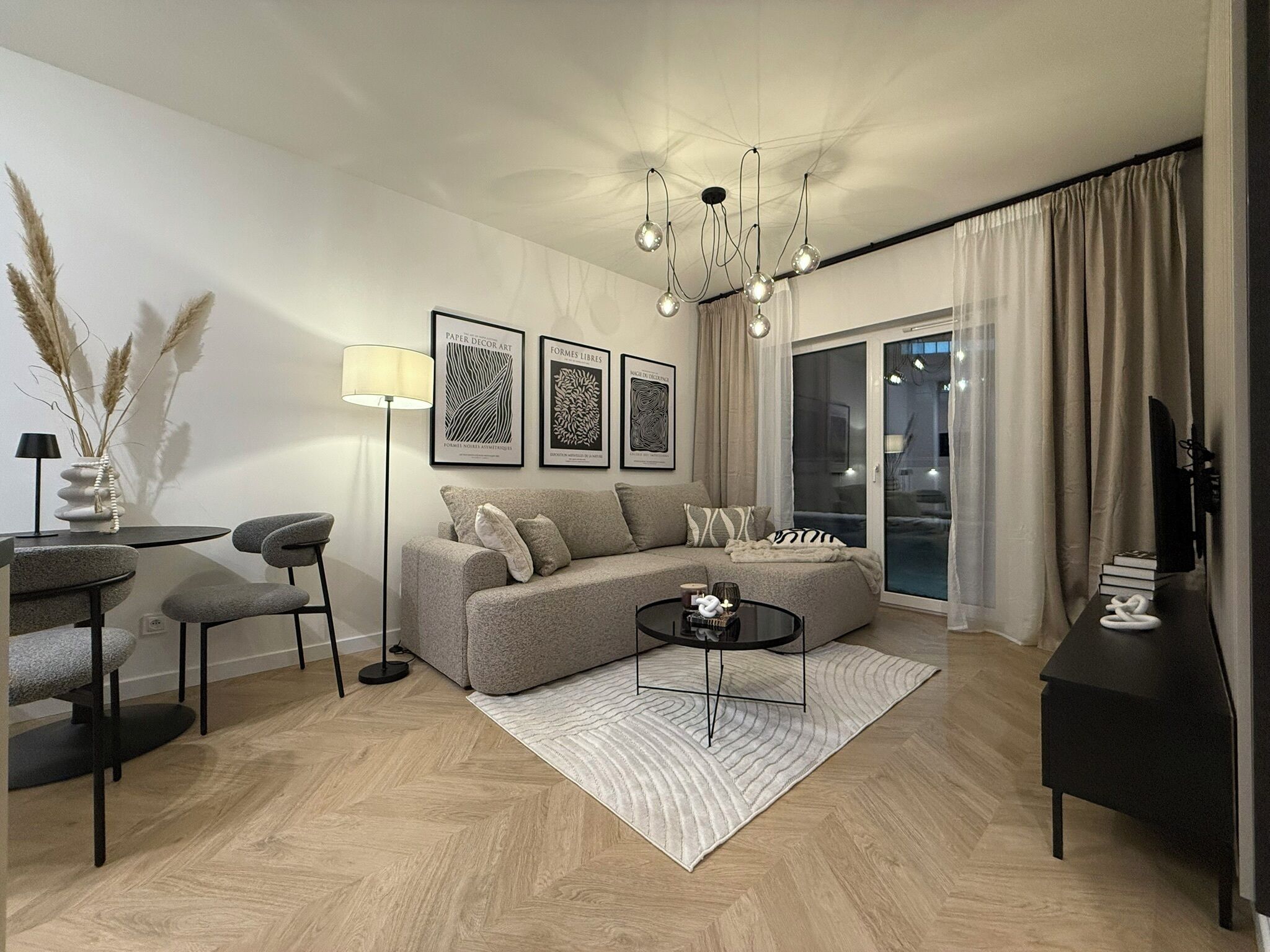 Apartment | Essbereich im Zimmer